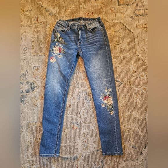 Miss Me Embroidered Skinny Ankle Jeans Size 29 With A 28 Inseam - Picture 1 of 6
